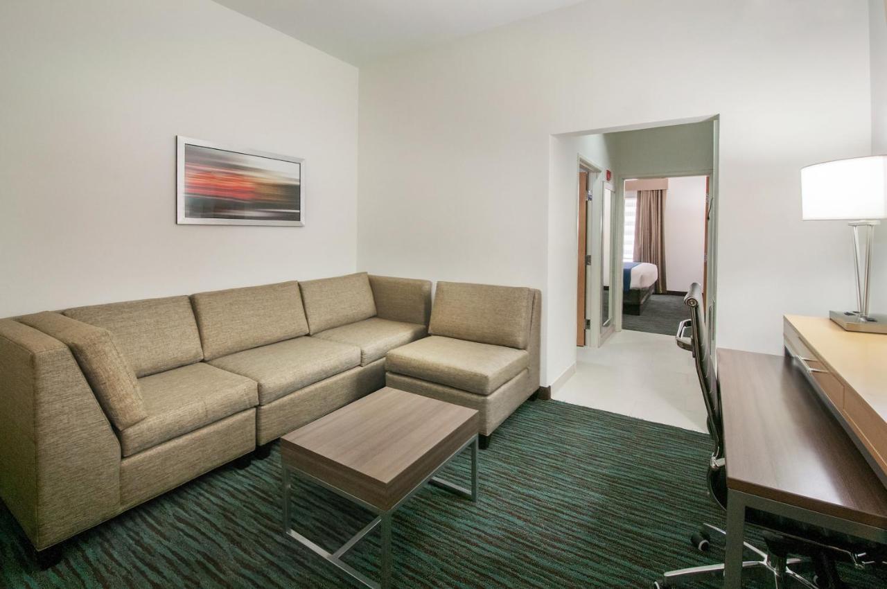Holiday Inn Express Hotel & Suites San Antonio - Rivercenter Area By Ihg Exteriér fotografie